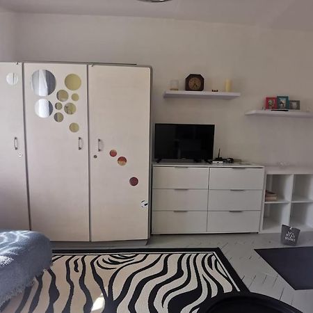 Cozy Apartment Near City Center Кошице Екстериор снимка